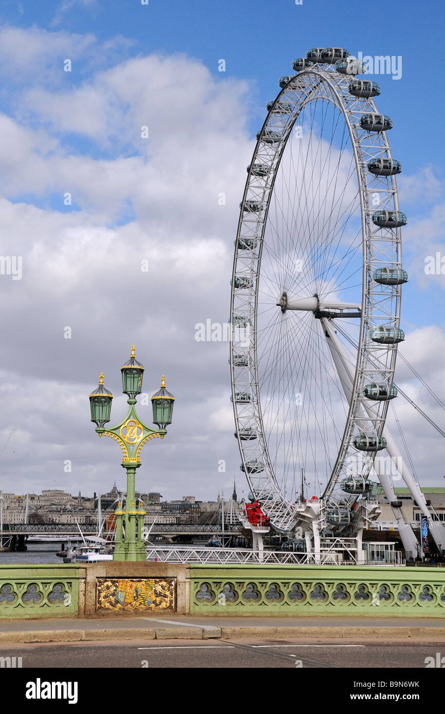 London Eye von Westminster Bridge Stockfoto