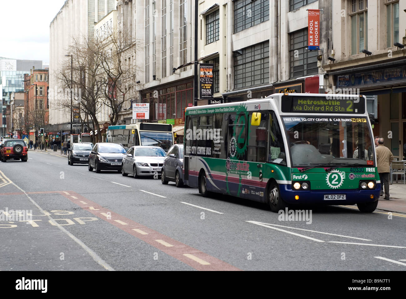 Verkehr im Stadtzentrum von Deansgate Manchester UK Stockfoto