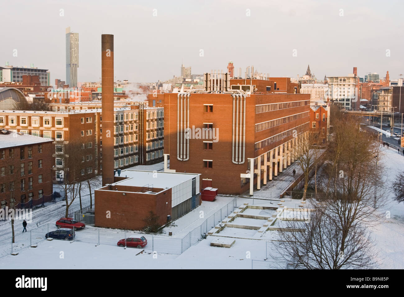 Materials Science Centre im Winter mit Schnee am Boden der University of Manchester UK Stockfoto
