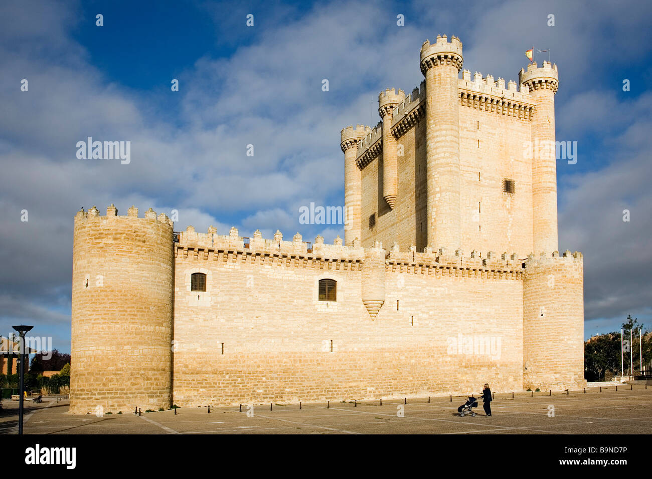 Castillo de Fuensaldaña Valladolid Castilla Leon España Castle von Fuensaldaña Valladolid Castilla Leon Spanien Stockfoto