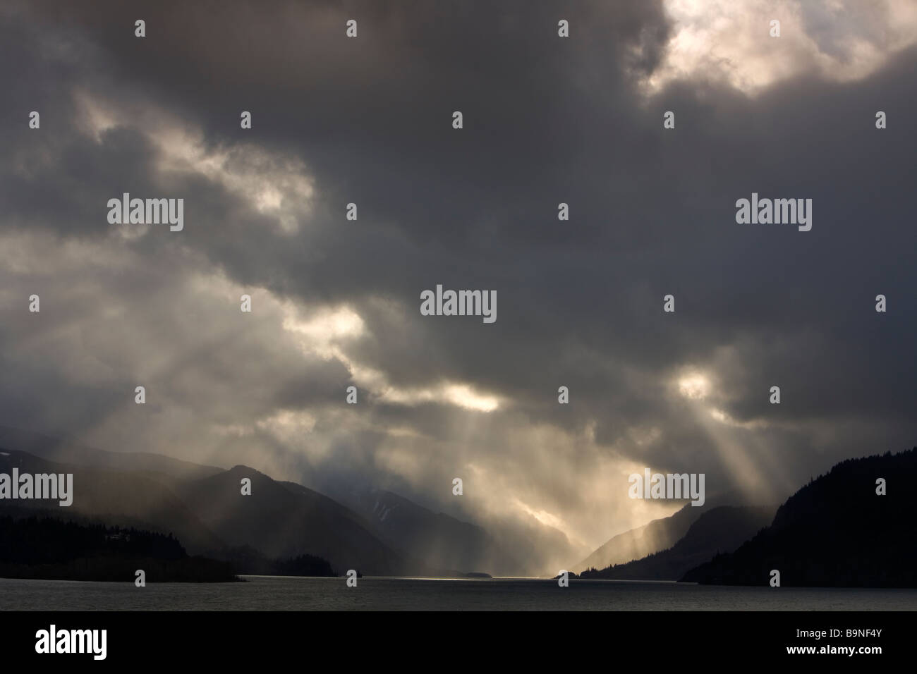 Stürmisches Wetter Columbia River Gorge Stockfoto