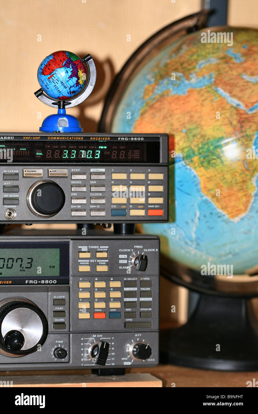 Kurzwellen-Radio zeigt Kommunikation Empfänger hören auf Kurzwelle sendet weltweit rund um die Welt Stockfoto