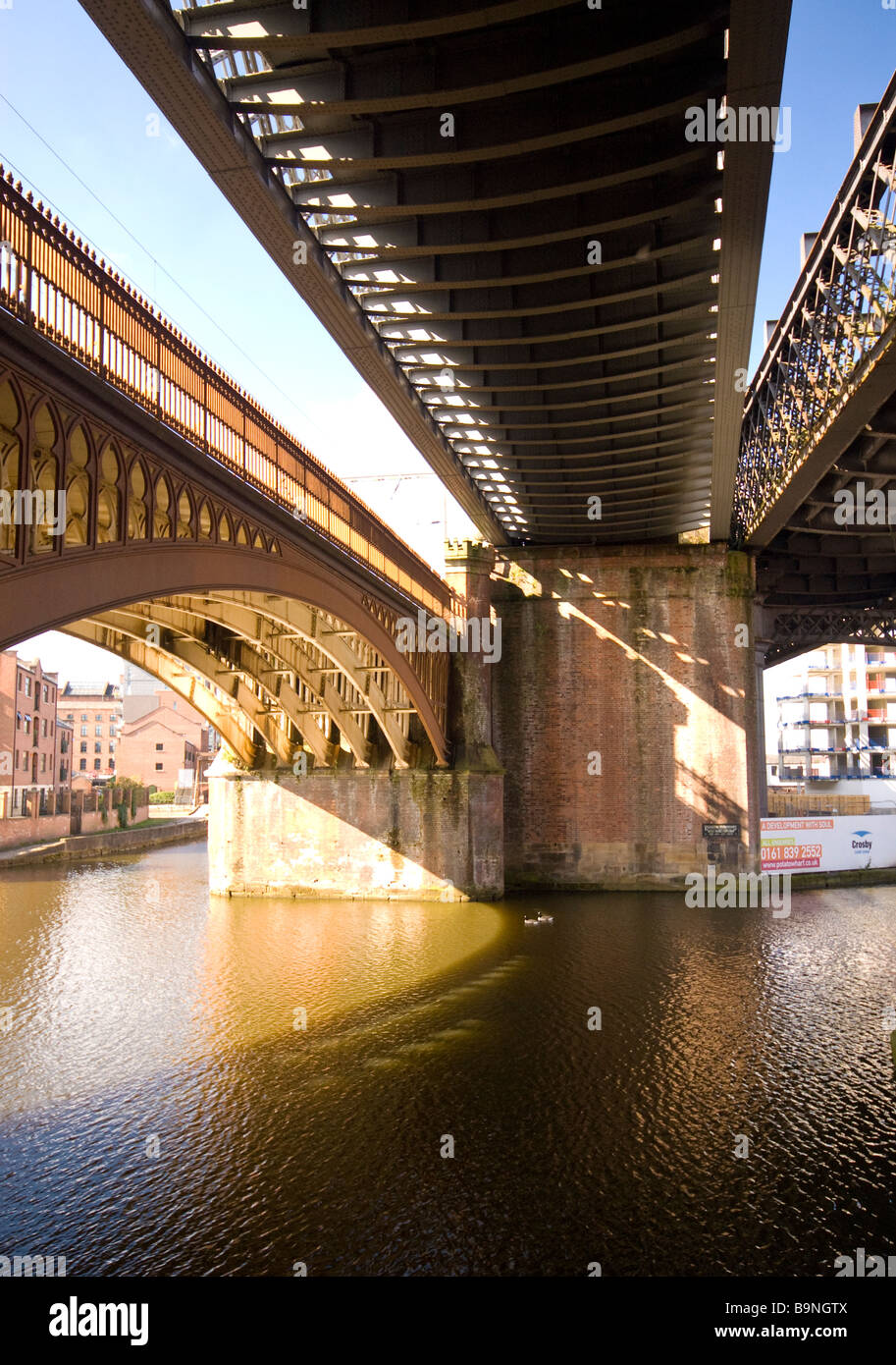 Brücken über Manchester Wasser Stockfoto