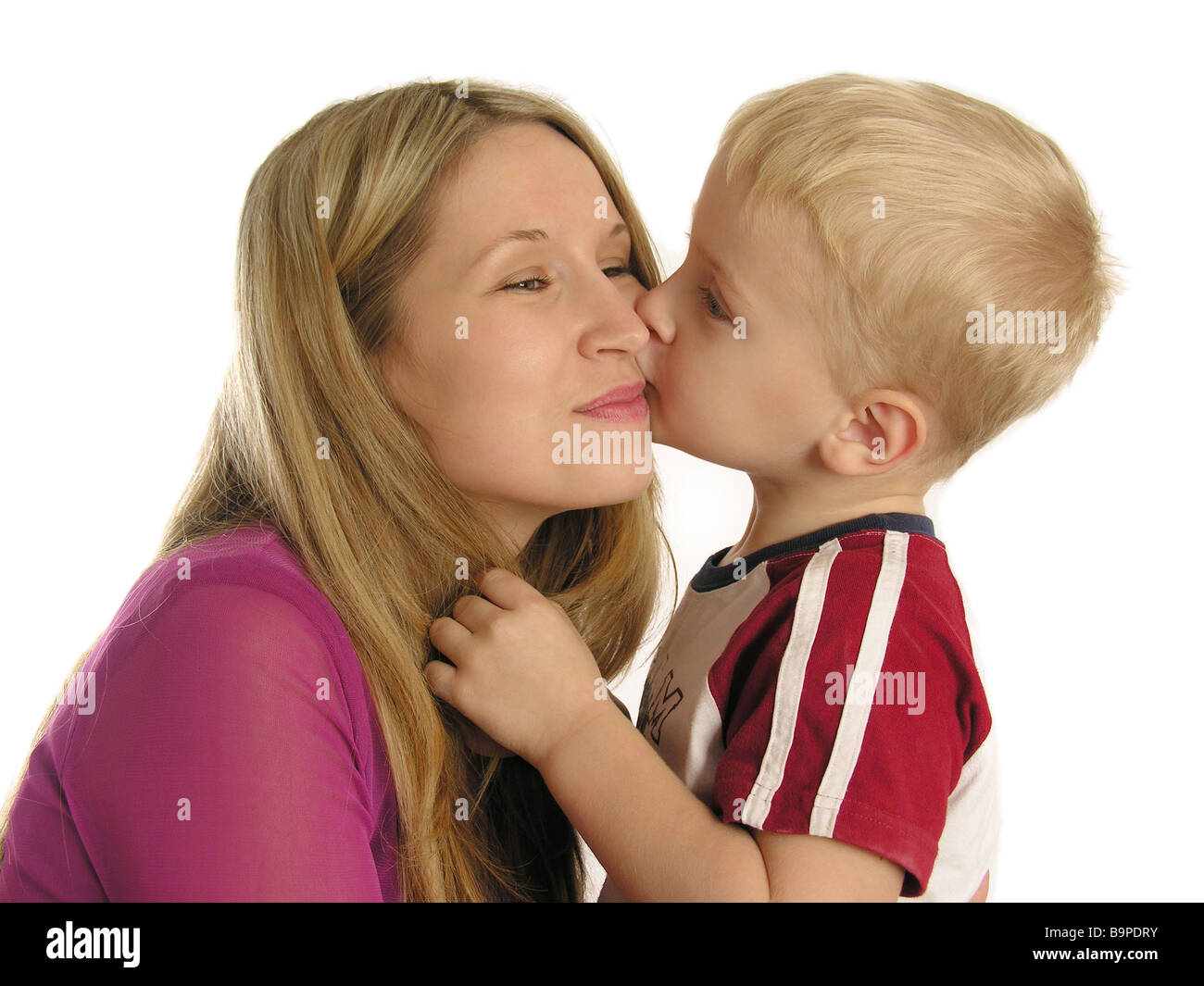 Küssende Mutter Sohn Stockfoto