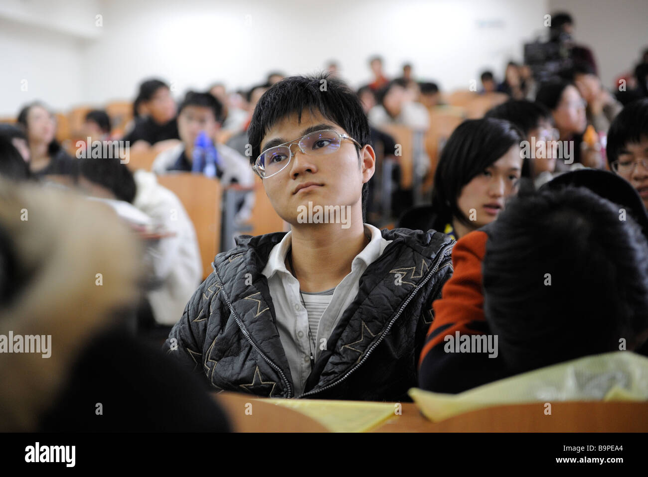 Chinesische Studenten im Klassenzimmer. 28. März 2009 Stockfoto