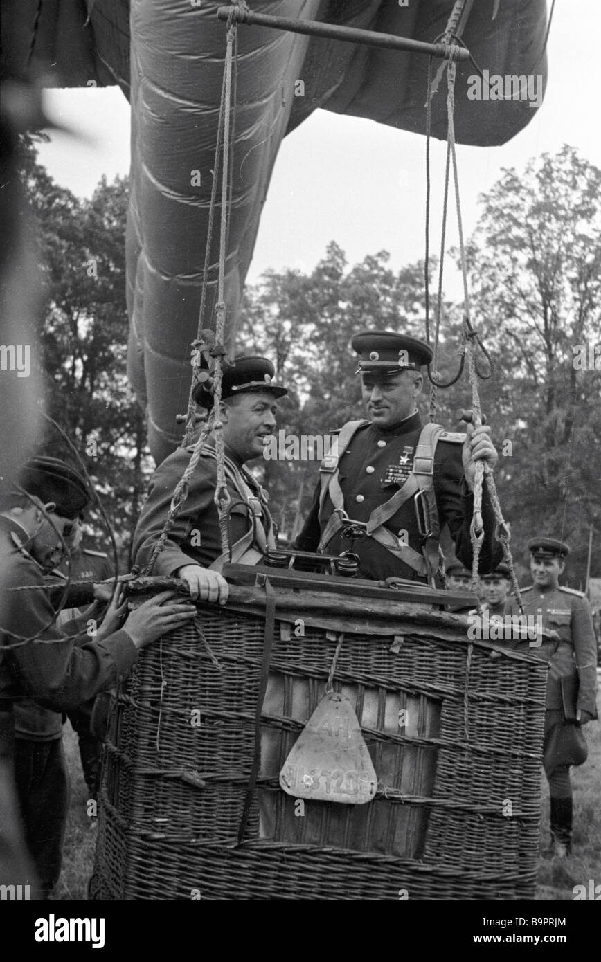 Marshal Rokossovsky Stockfotos & Marshal Rokossovsky Bilder - Alamy