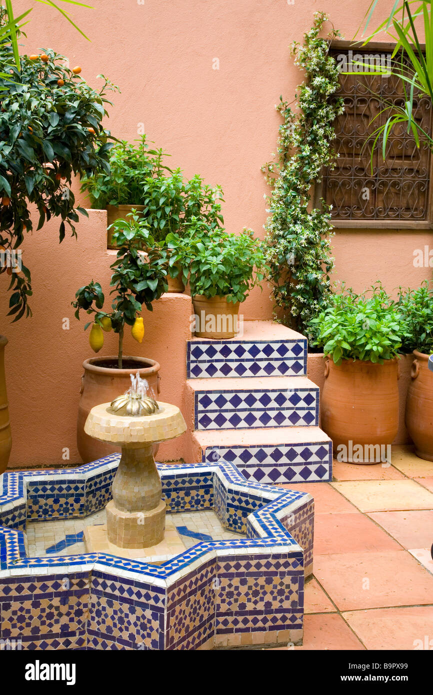 Marokkanische Hofgarten Stockfoto