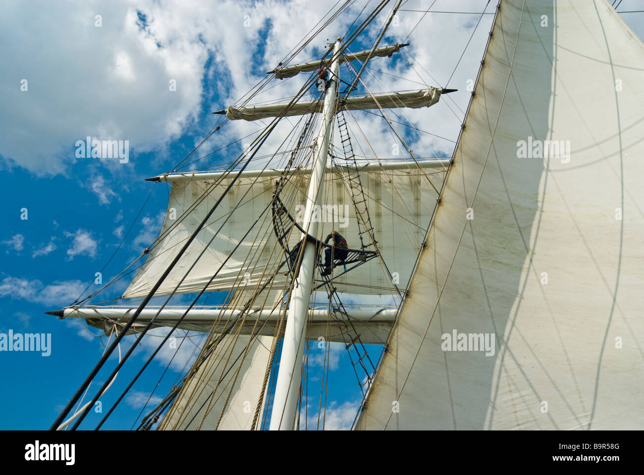 Takelage der Großsegler Abel Tasman überqueren die Ijsselmeer Niederlande | Takelage des Rahseglers Abel Tasman Auf Dem Ijsselmeer Stockfoto