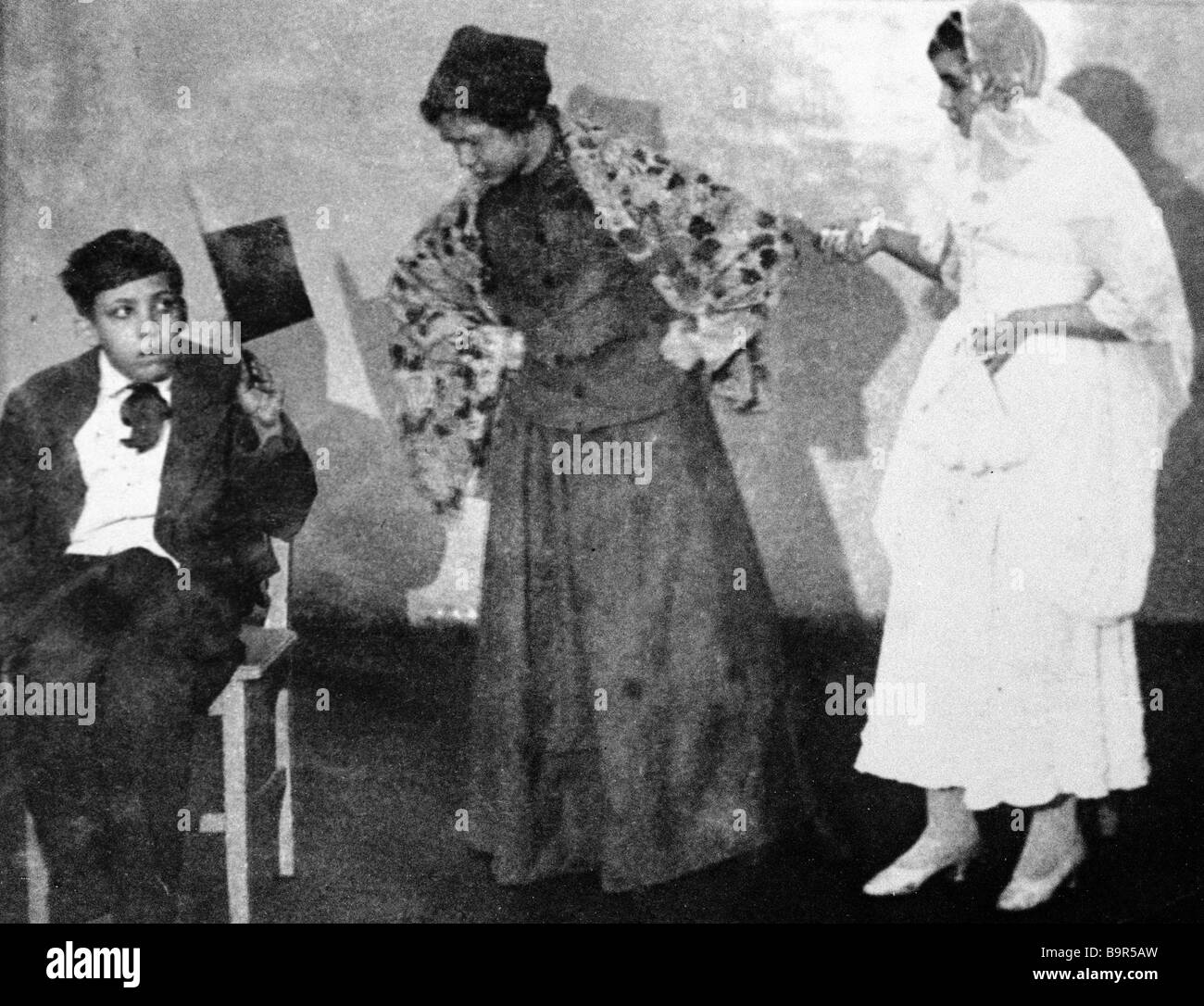 Yuri Nikulin ist ein aktiver Performer in Amateurshows Stockfotografie