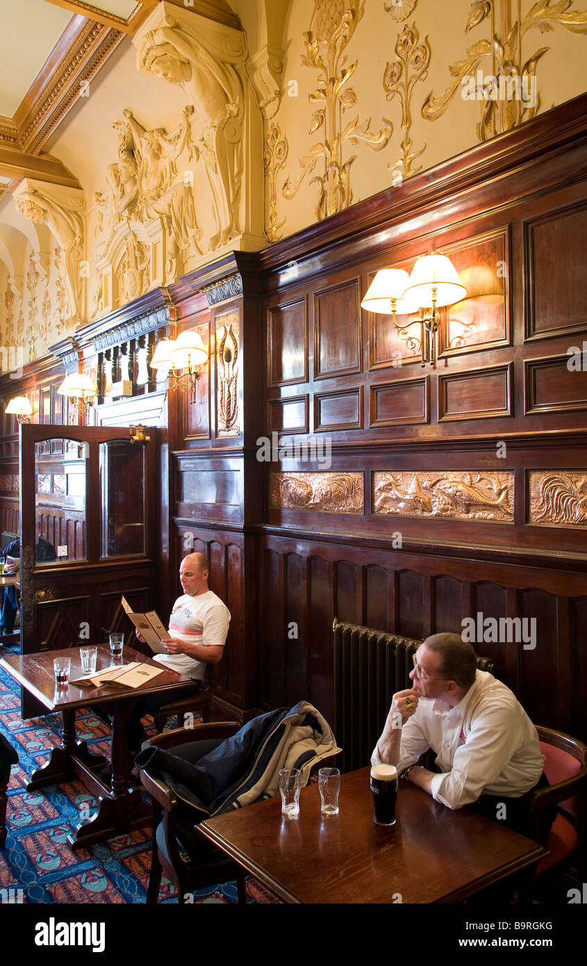The Philharmonic Dining Rooms Kneipe Eroffnet 1898 Von