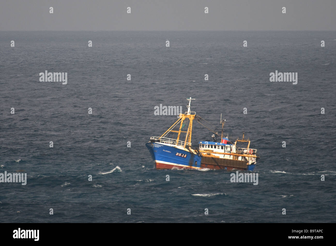 Beam Trawler Clasina Fischerei vor der französischen Küste im nördlichen Golf von Biskaya-September Stockfoto