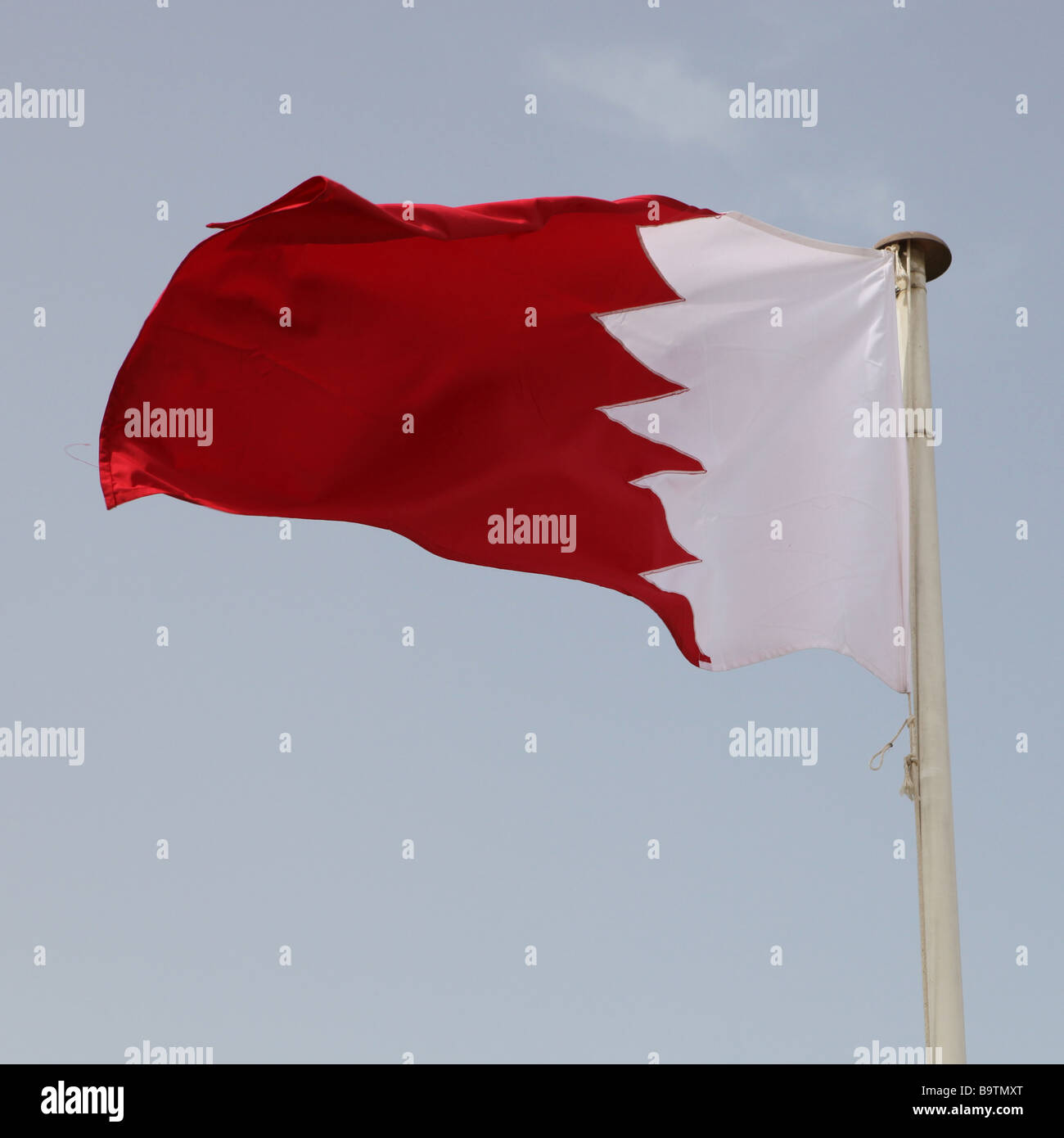 Die Nationalflagge von Golf Zusammenarbeit Rat Mitglied Bahrain Stockfoto