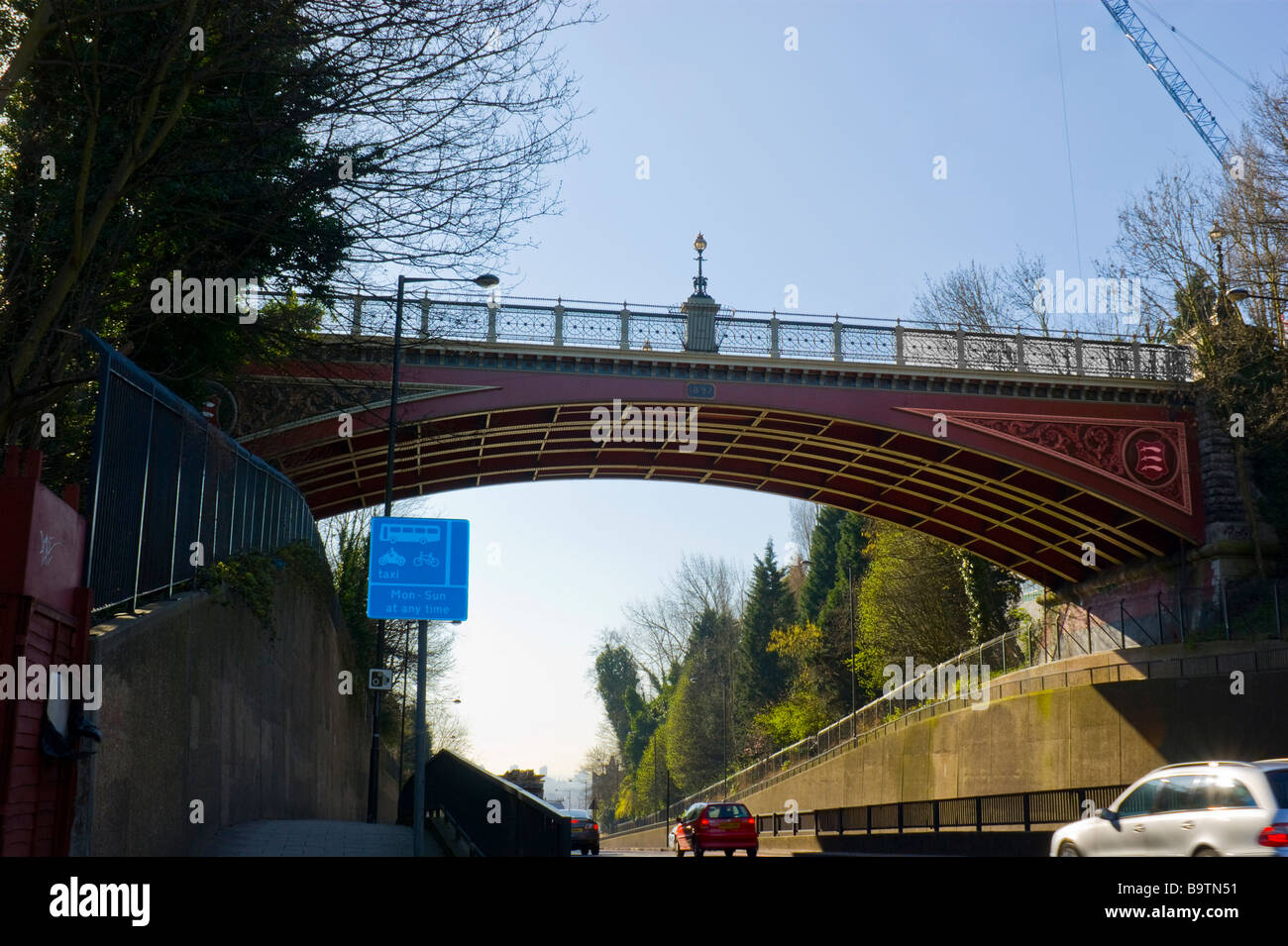 Viktorianische Brücke am Hornsey Lane Hornsey, wie von unten in den Torbogen Rd, Nord-London, England, UK. Stockfoto
