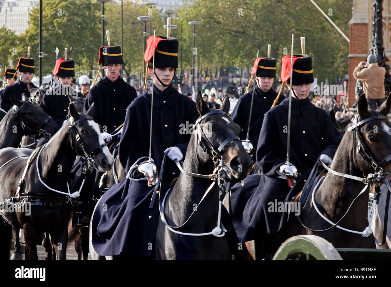 Husaren paradieren auf dem Pferderücken an den Oberbürgermeister zeigen London Stockfoto