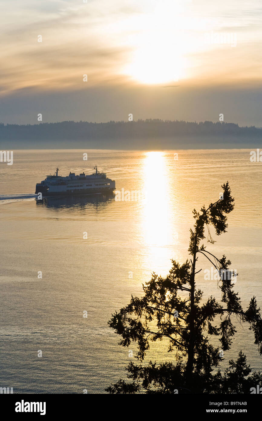 Ein Washington State Ferry läuft auf dem Puget Sound zwischen Seattle und Vashon Island Washington State USA Stockfoto