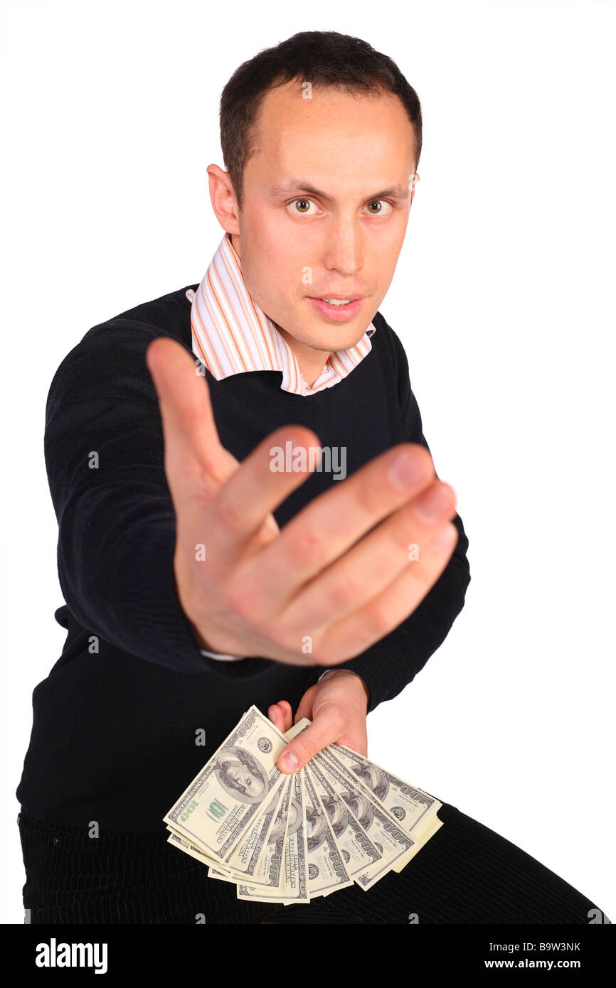 Junger Mann in schwarz mit Geld lädt Stockfoto