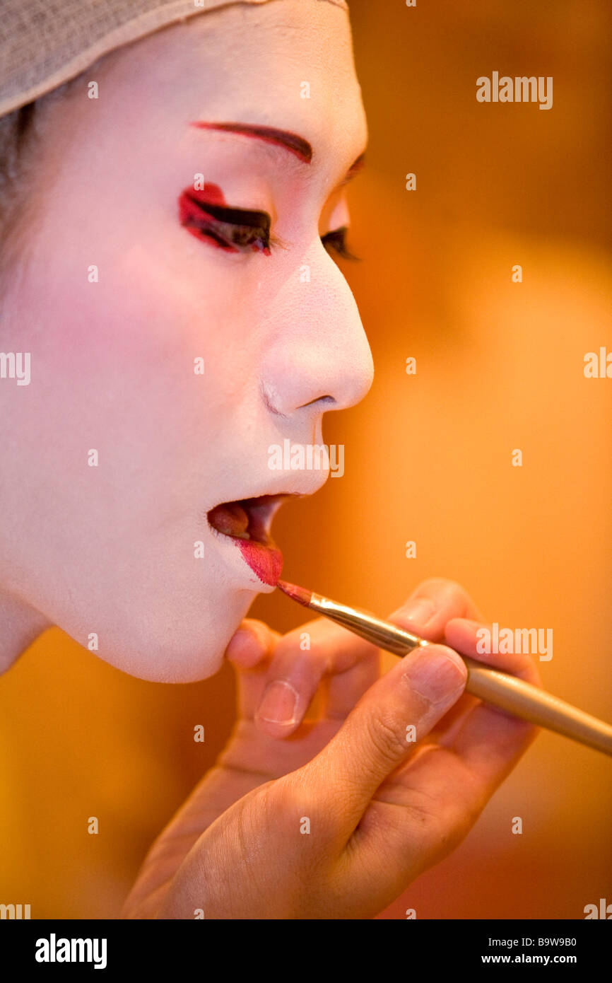Japanische Geisha-Vorbereitung Stockfoto