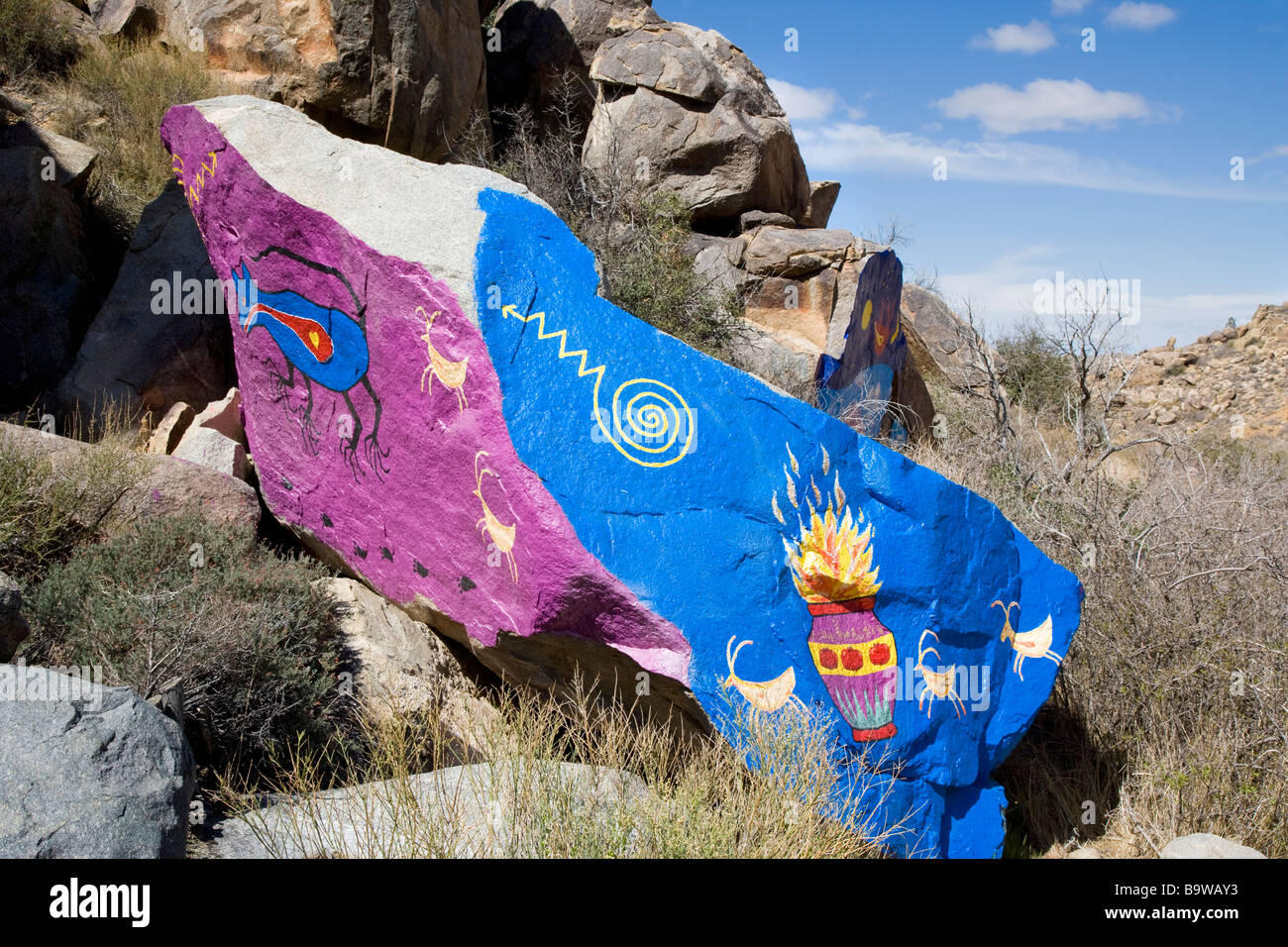 Roy Purcells Wüste Kunst gemalt auf Felsen an einem abgelegenen Ort in der Nähe von Chlorid Arizona USA Stockfoto