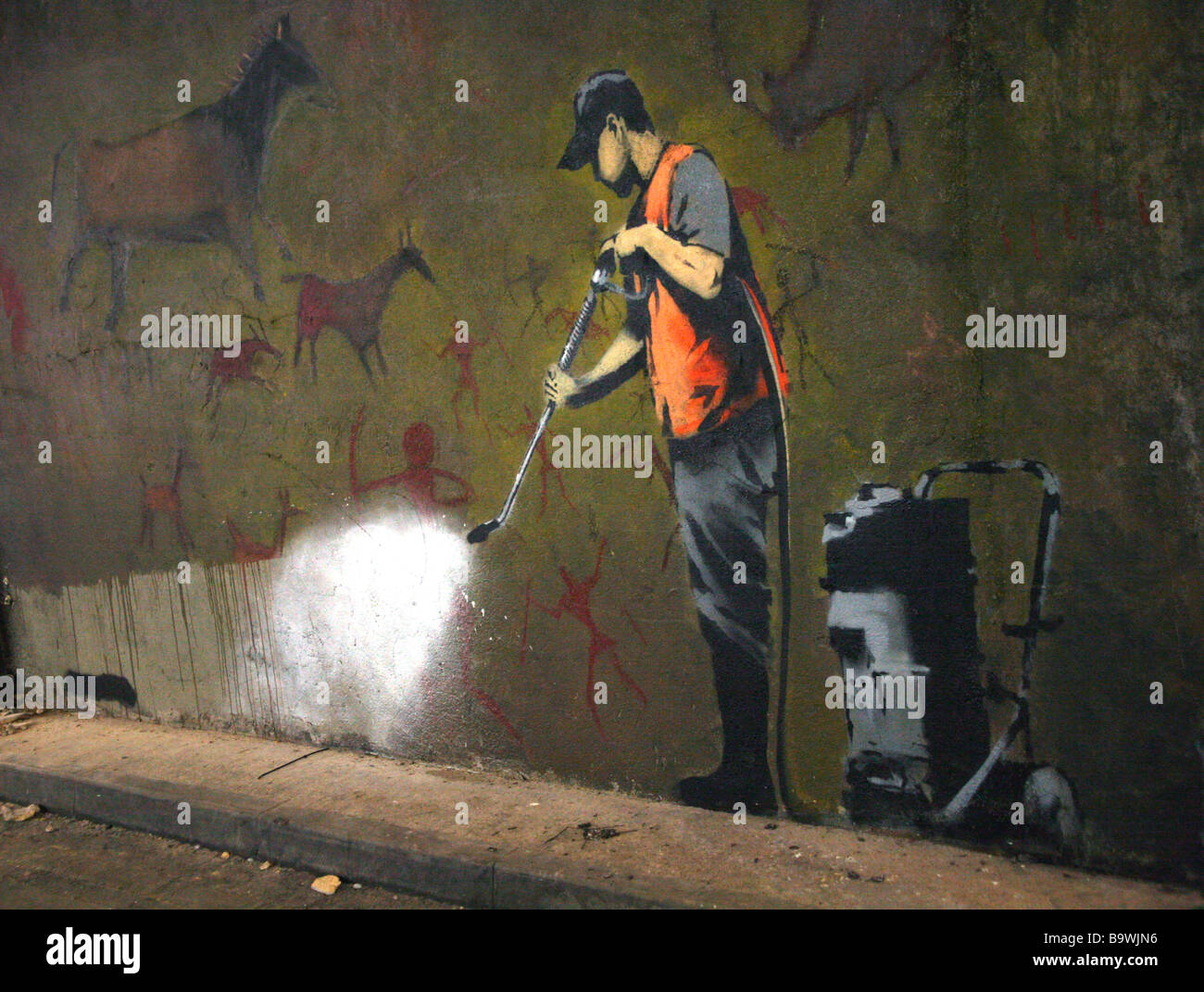 Banksy Graffiti Remover (Whitewashing Lascaux) in Leake Street Waterloo, London 2008 Stockfoto