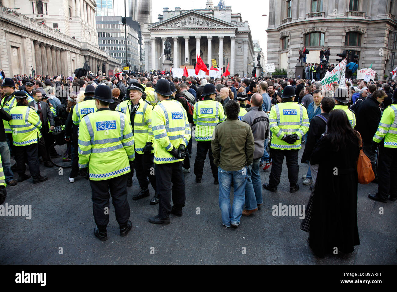 G20-Protest im Zentrum von London, außerhalb der Bank of England. Stockfoto