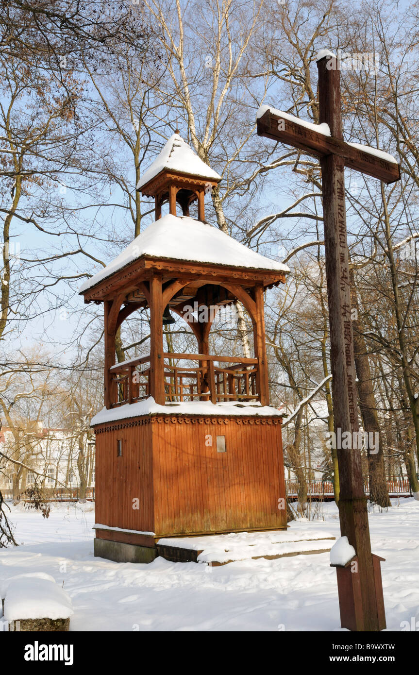 Hölzernen Glockenturm, Zwierzyniec, Polen Stockfoto