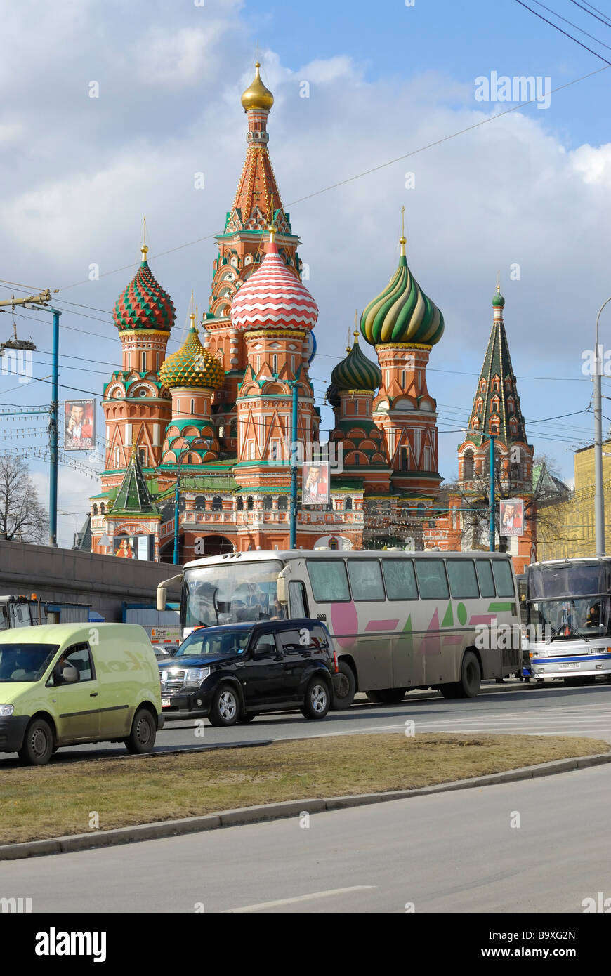 Basilius-Kathedrale und Tourist Bus-Moskau-Russland Stockfoto