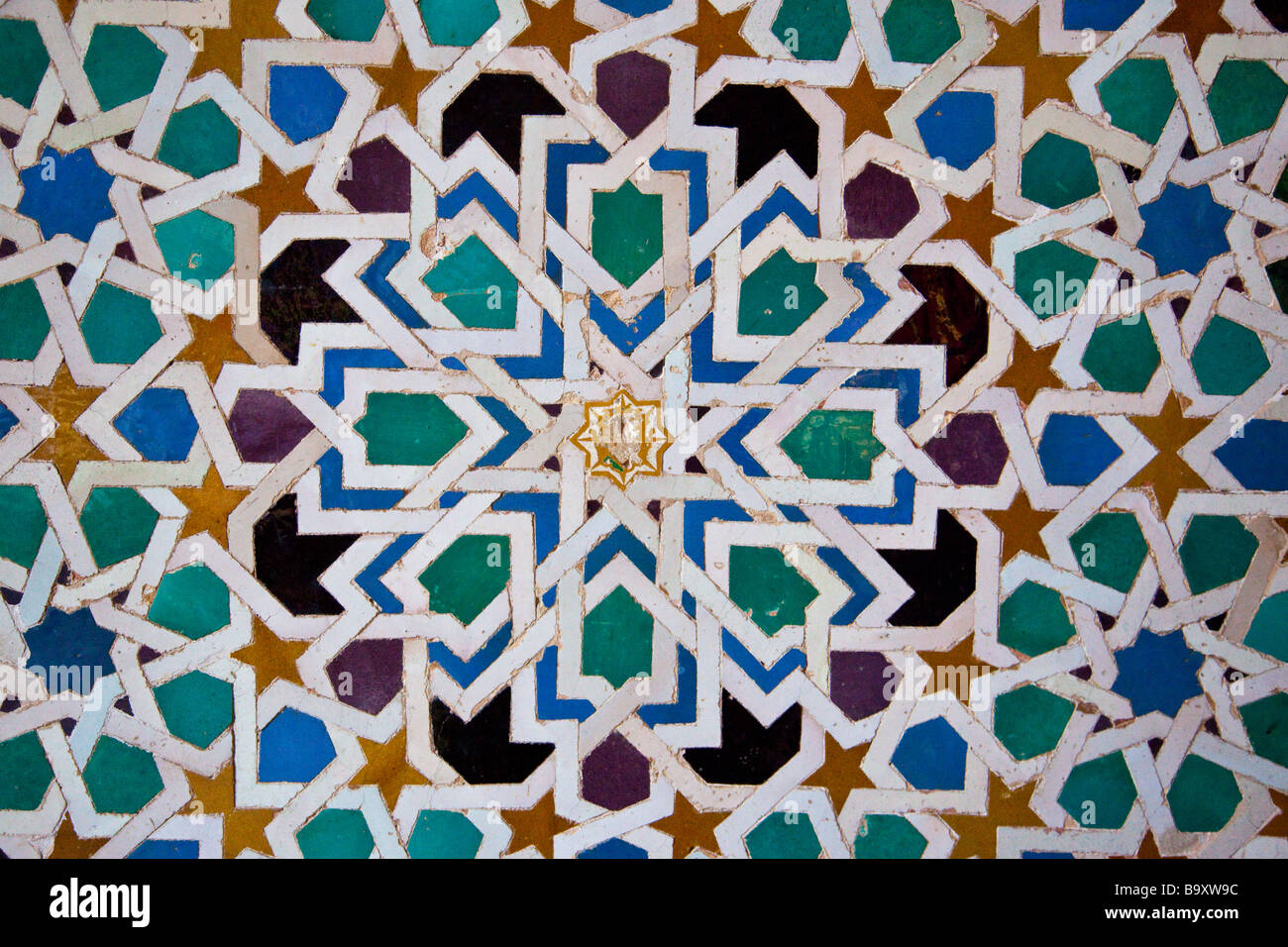 Islamische architektonische Detail Muster in der Mexuar innerhalb der Nasriden Palast der Alhambra in Granada Spanien Stockfoto
