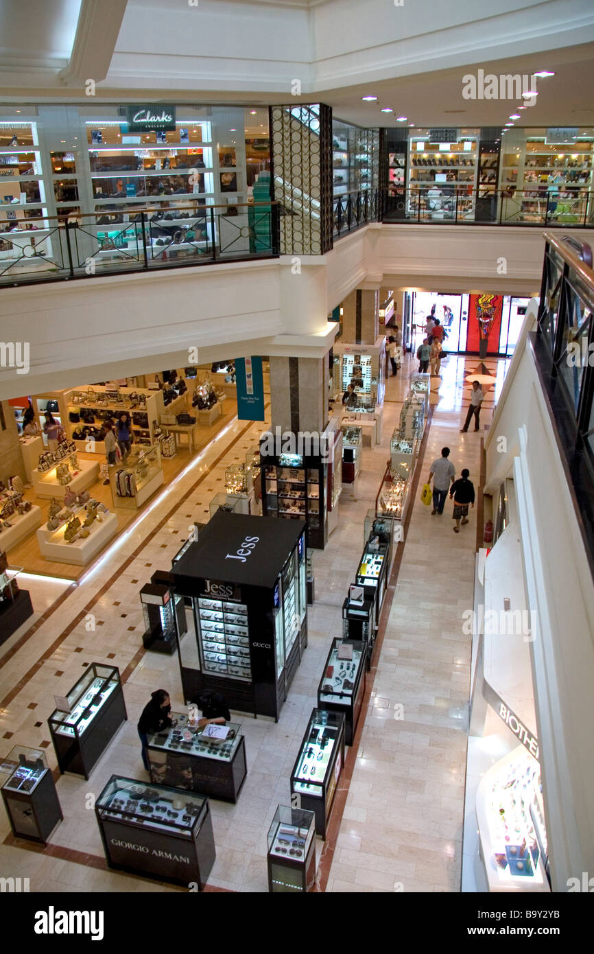 Innere des Diamond Plaza-Einkaufszentrum in der Innenstadt von Ho-Chi-Minh-Stadt-Vietnam Stockfoto