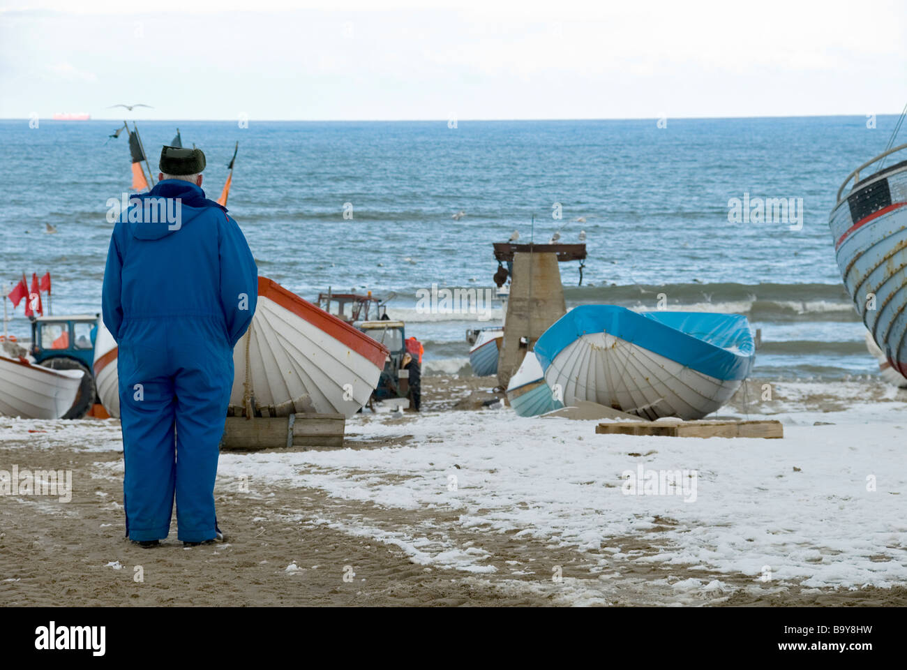 Fischer warten auf Sommer auf kleine Fischergemeinde Vorupore westlichen Jütland Dänemark Stockfoto