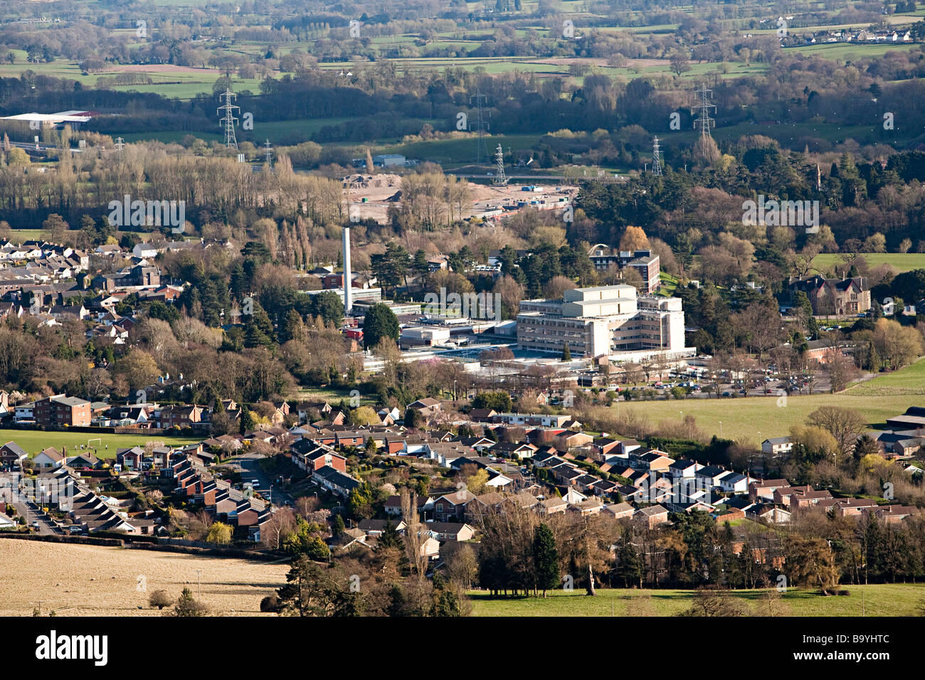 Nevill Halle Krankenhaus und den umliegenden Siedlungen Abergavenny Wales UK Stockfoto