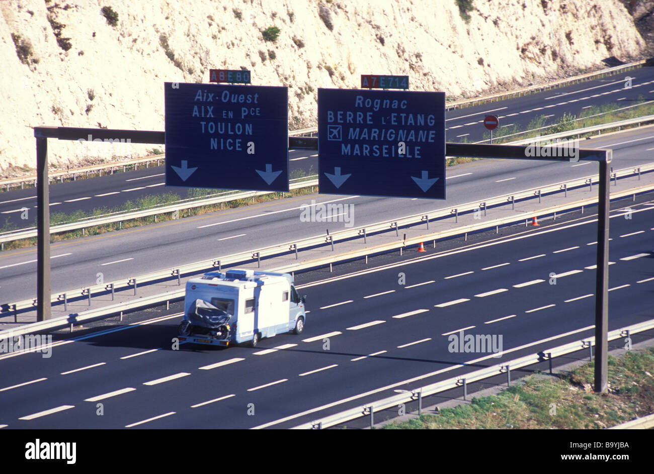Autobahn A7, Autoroute du Soleil, Mobil Home, in der Nähe von Coudoux, Provence, Frankreich Stockfoto