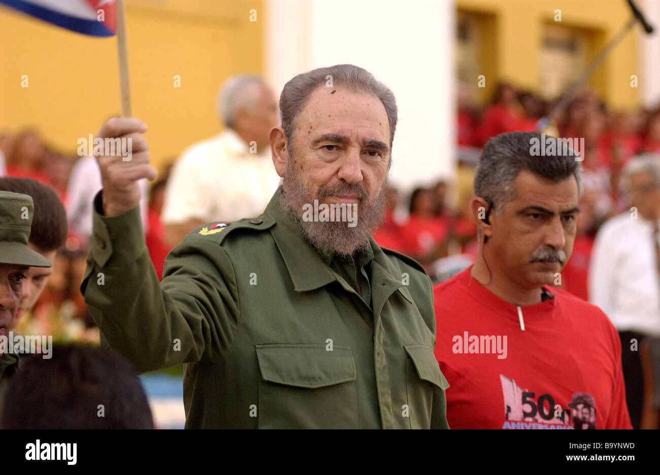 Fidel Castro mit seinen Leibwächtern in der Moncada-Kaserne in Santiago de Cuba (Kuba, 26. Juli 2003), um den kubanischen Nationalfeiertag zu feiern Stockfoto