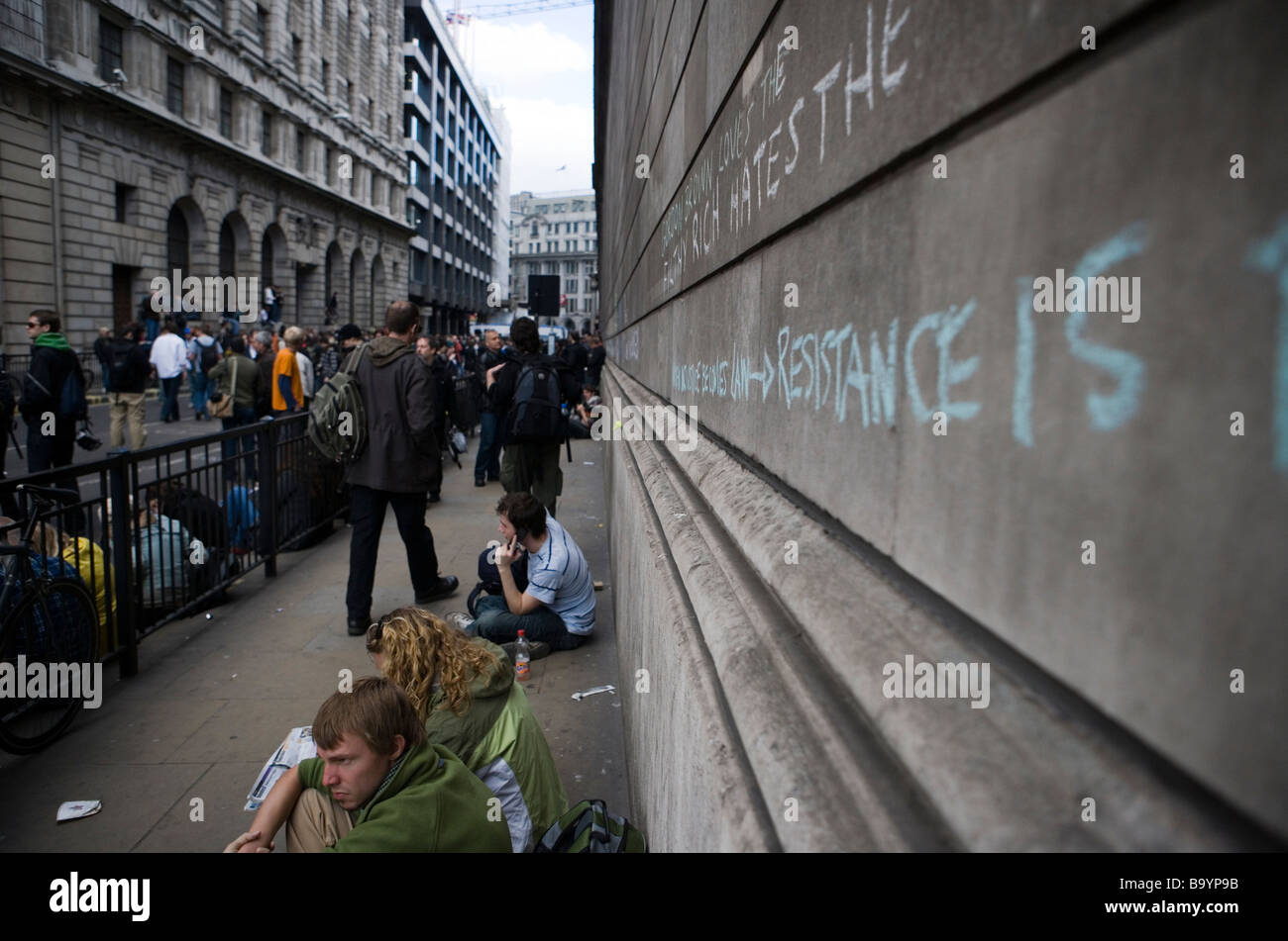 Graffiti auf London Wände bei Protest gegen G20-Gipfel in London, 1. April 2009 Stockfoto