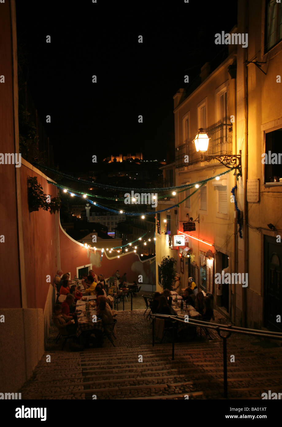 Restaurants und Bars auf Calcada Do Duque Stockfoto