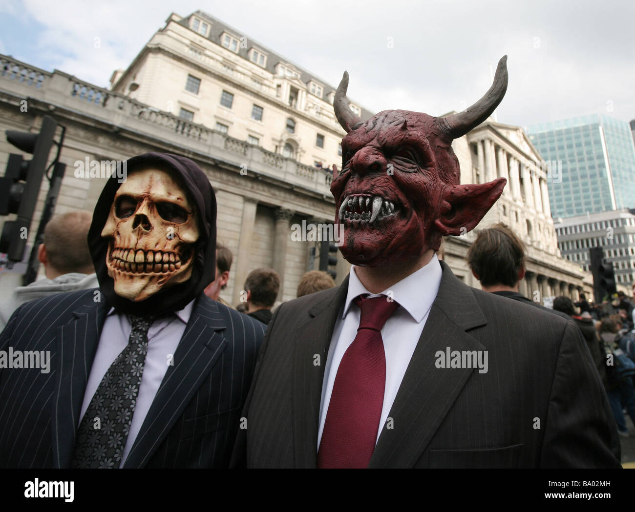 Antikapitalistischer Demonstranten außerhalb der Bank of England, während des G20-Gipfels, City of London, UK Stockfoto