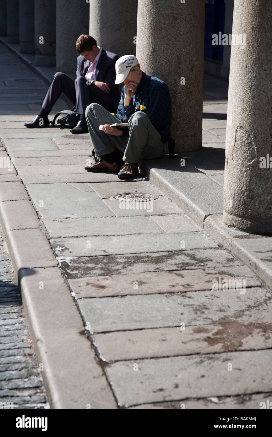 Zwei Männer Covent Garden Market Stockfoto