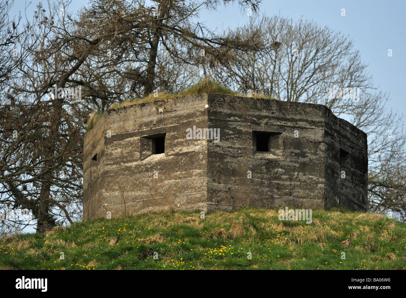 Dem zweiten Weltkrieg Beton Bunker Festung. A65 Straße, Kirkby Lonsdale, Cumbria, England, Vereinigtes Königreich, Europa. Stockfoto