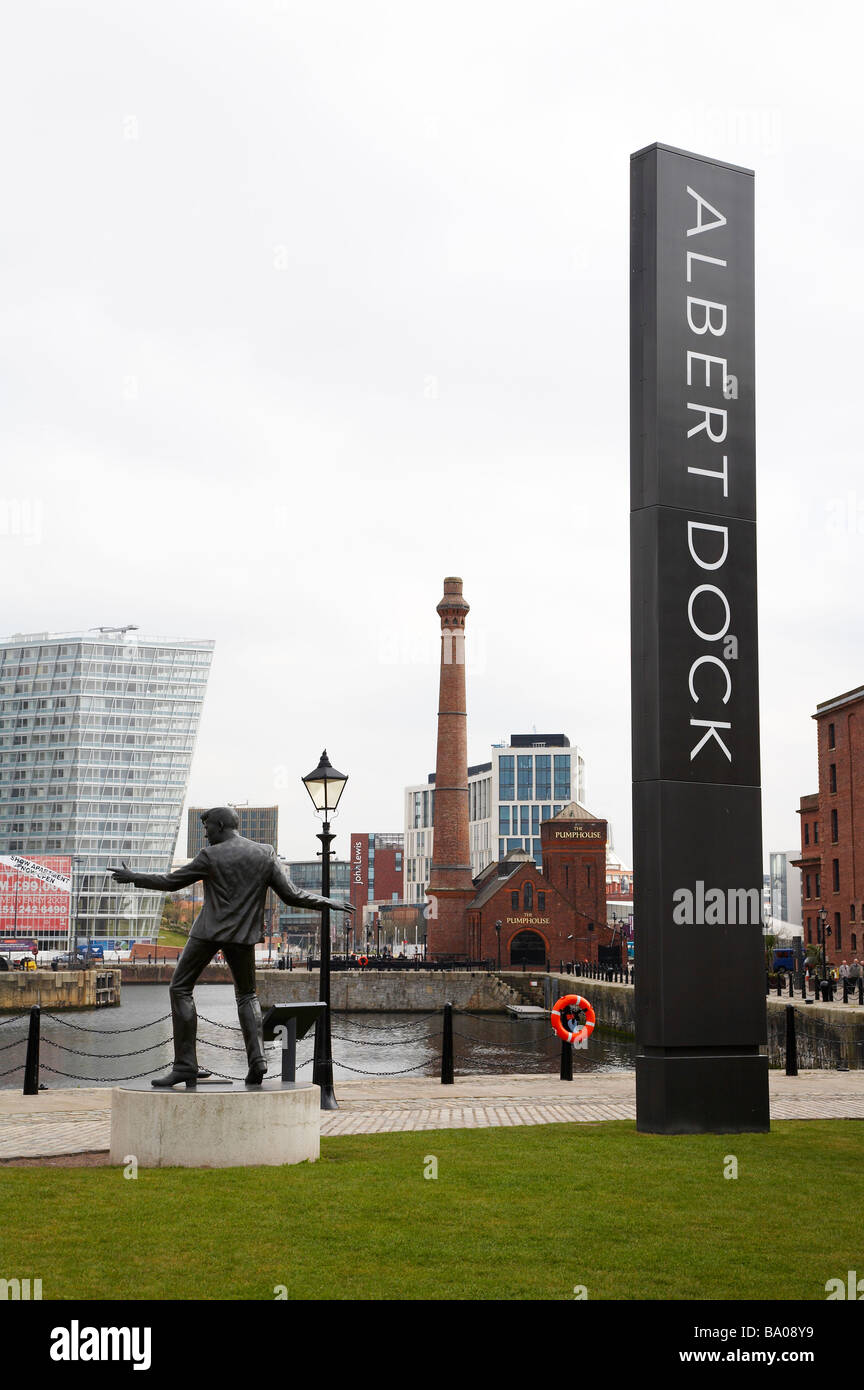 Billy Fury Blick in Richtung Stadtzentrum von Liverpool Stockfoto
