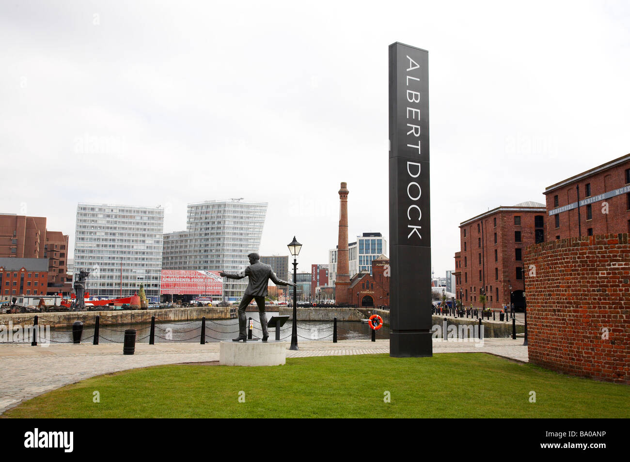 Billy Fury Blick in Richtung Stadtzentrum von Liverpool Stockfoto