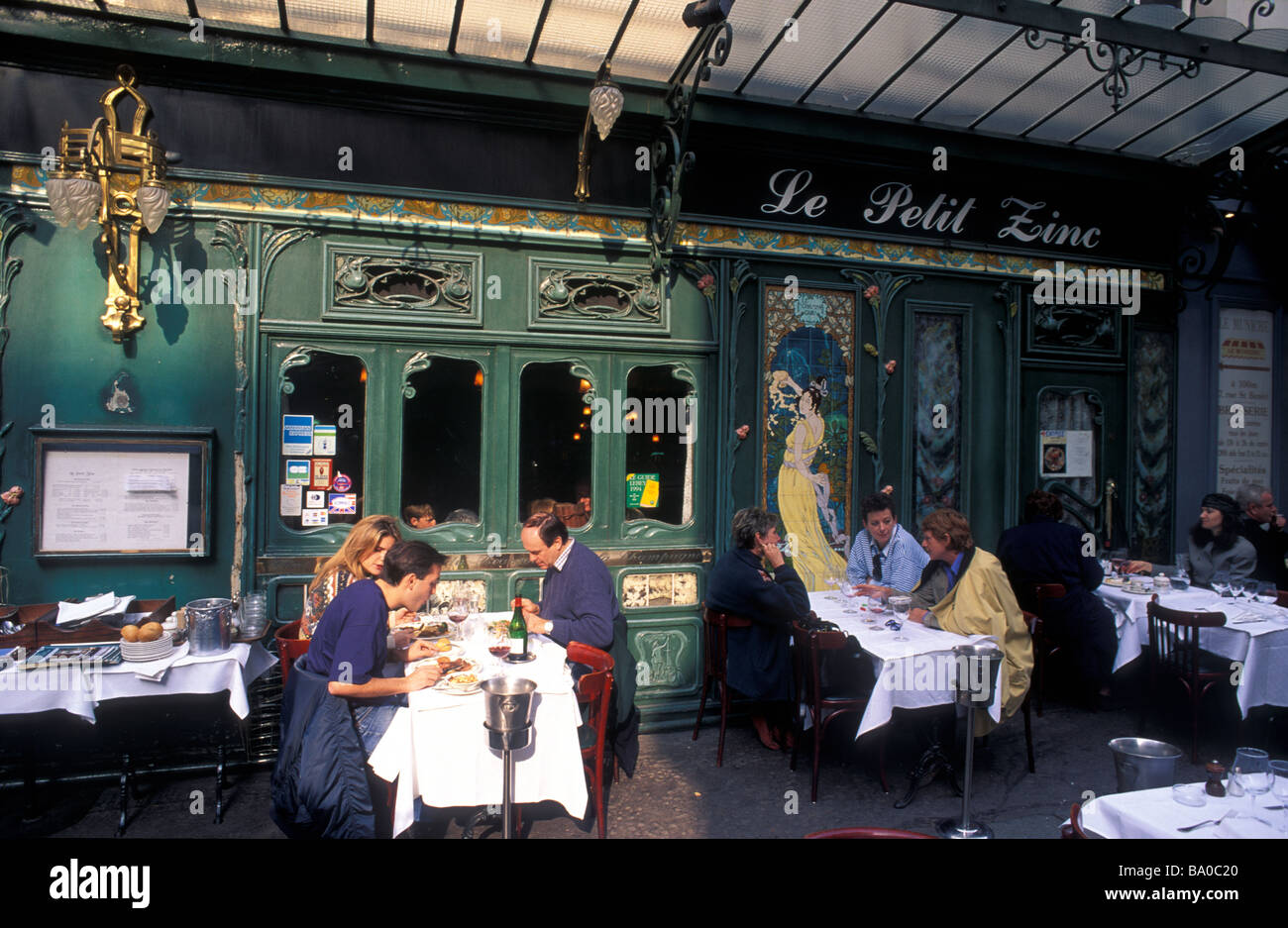 Le Petit Zinc Cafe Rive Gauche Paris Frankreich Stockfoto