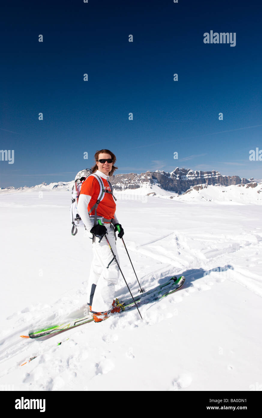 Skitouren mit Telemark Ausrüstung in der Aiguilles Rouges Nature Reserve, Chamonix-Mont-Blanc, Frankreich Stockfoto