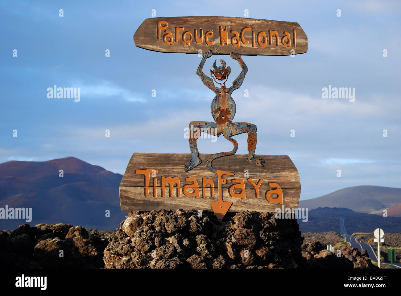 Ortseingangsschild post, Nationalpark Timanfaya, Lanzarote, Kanarische Inseln, Spanien Stockfoto