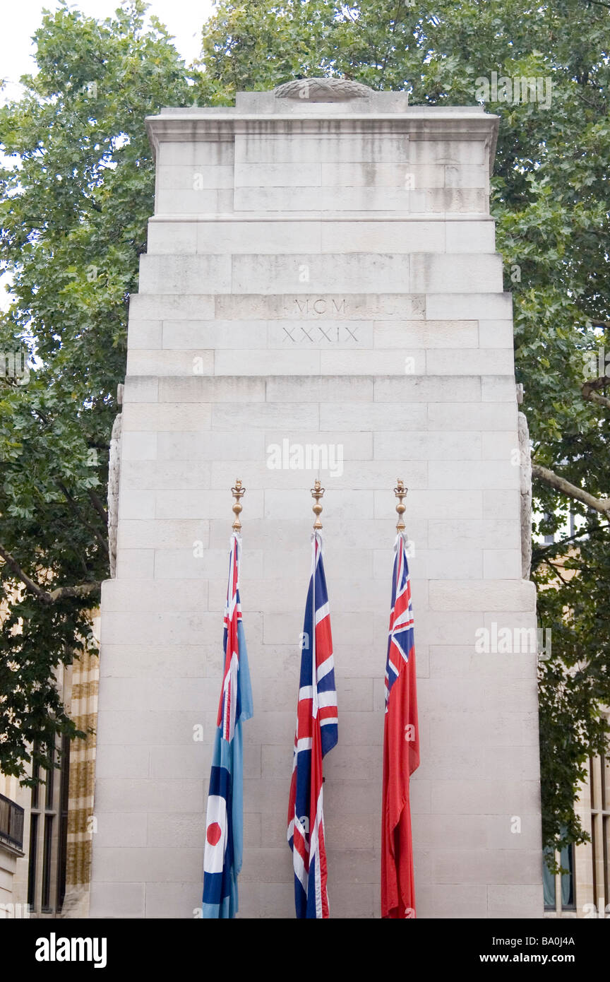 Das Kenotaph von Edwin Lutyens auf Whitehall in London ist das führende Kriegerdenkmal im Vereinigten Königreich Stockfoto