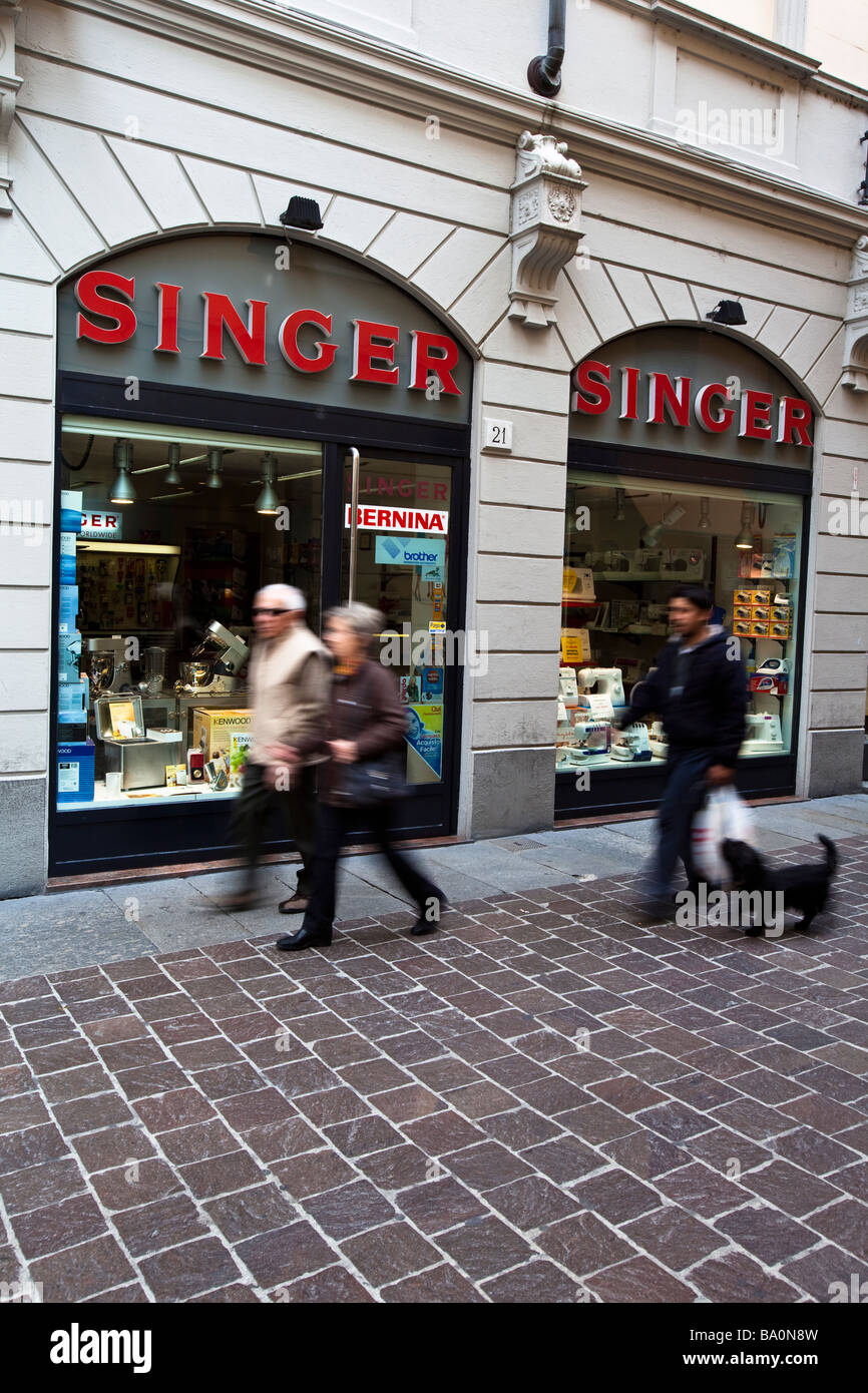 Singer-Shop in Como, Italien Stockfoto