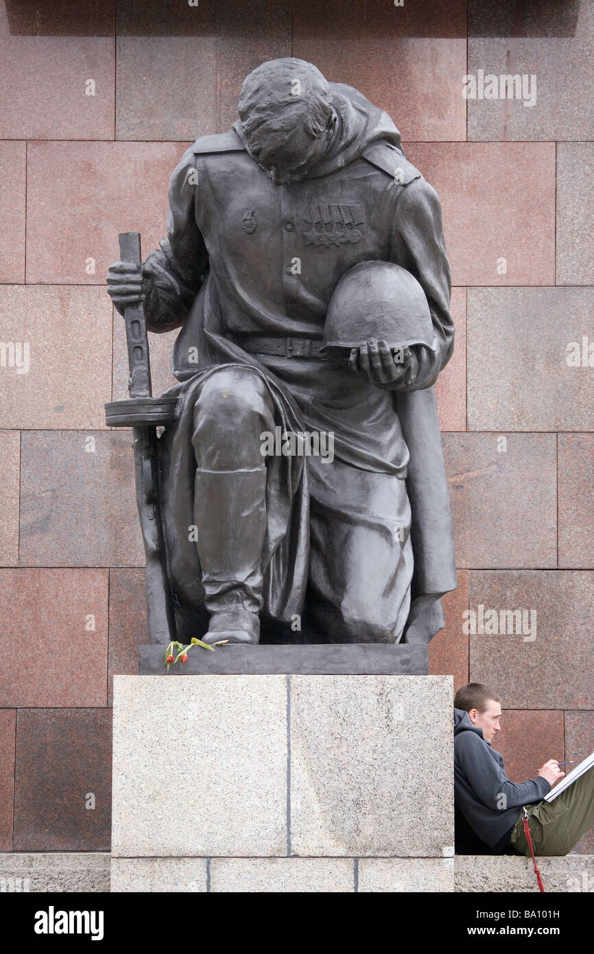 Sowjetischen Ehrenmal, Treptower Park, Berlin, Deutschland Stockfoto