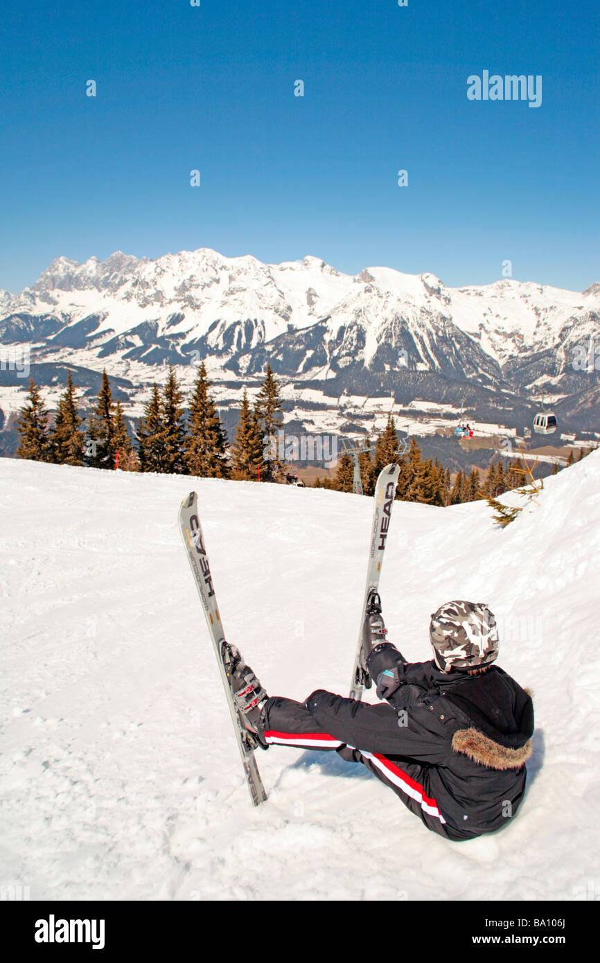 Porträt von einem Teenager Skirennläufer am Planai, Steiermark, Österreich Stockfoto