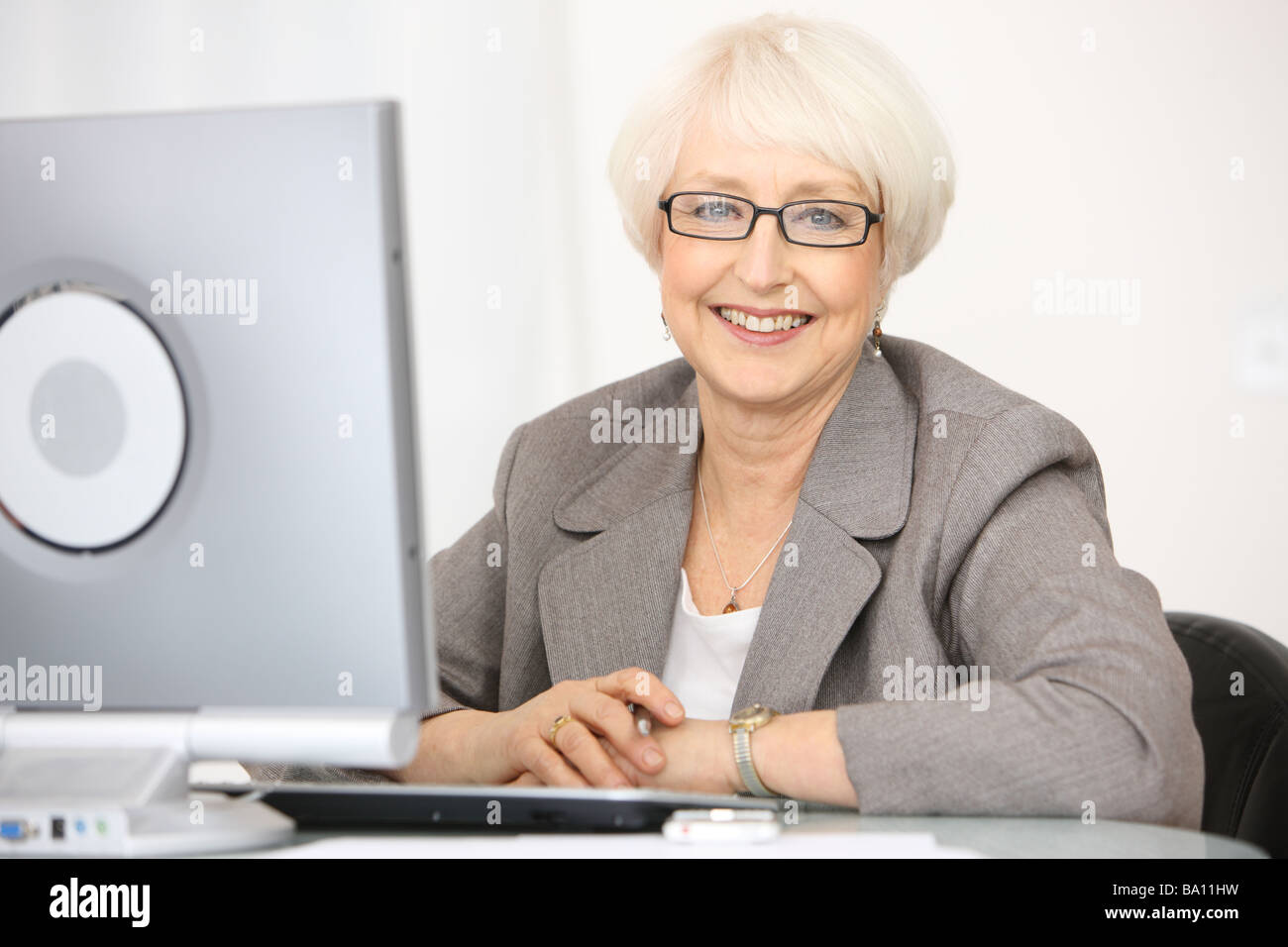 Professionelle senior Geschäftsfrau Porträt Stockfoto