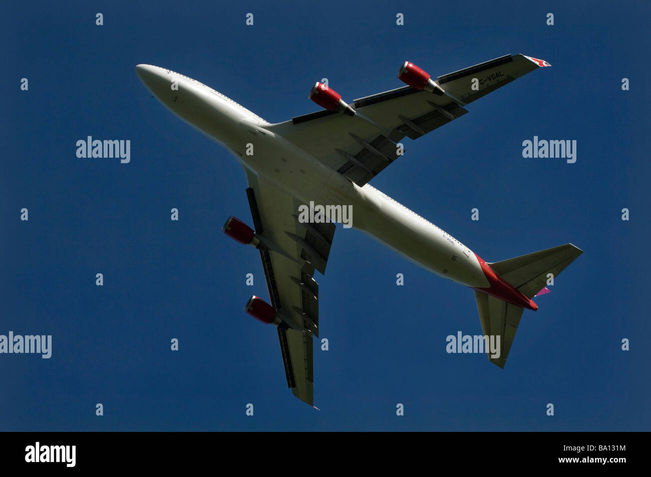 Eine Virgin Atlantic Boeing 747 Jumbo Jet hebt ab vom Flughafen Gatwick Stockfoto