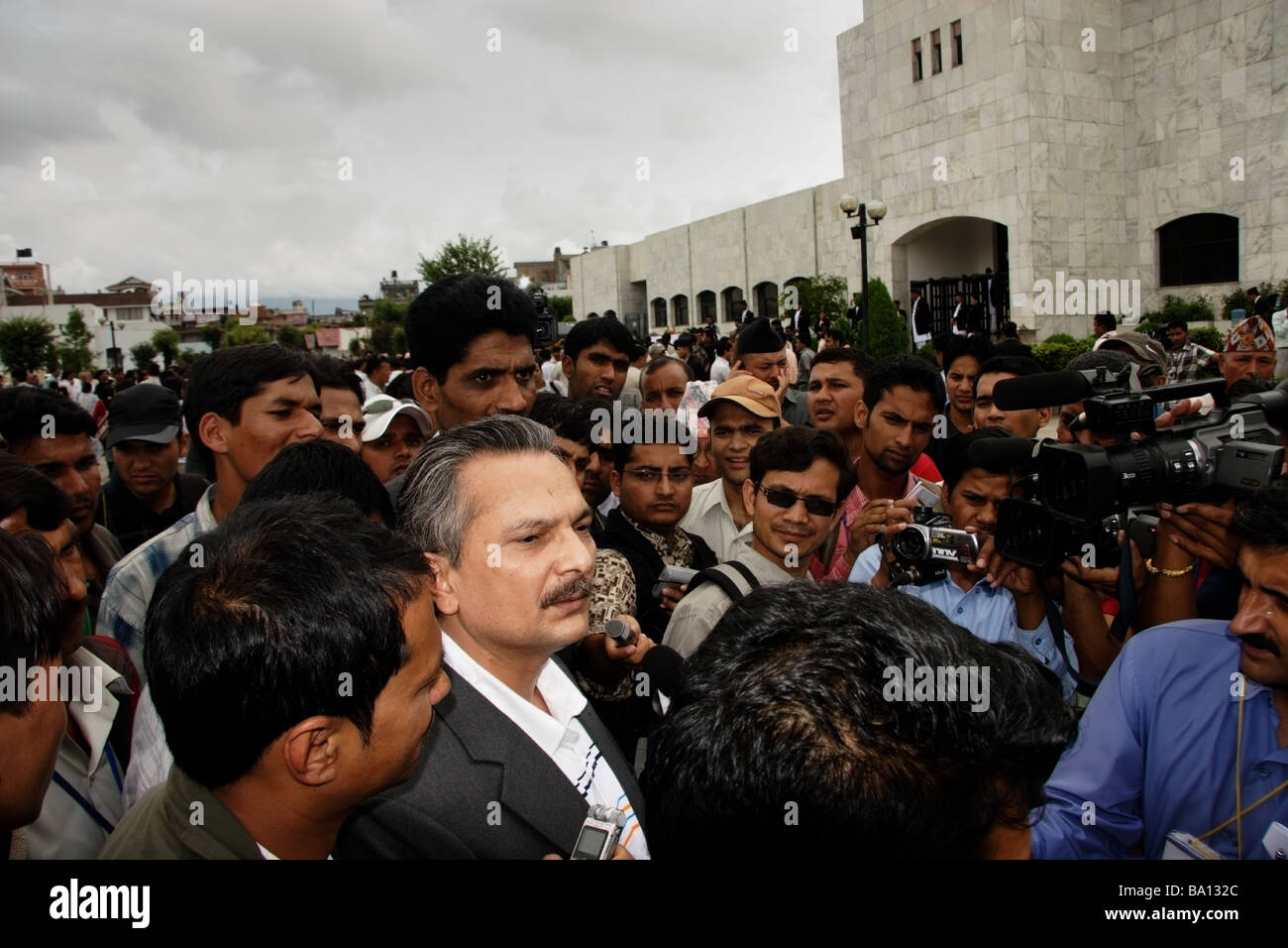 Dr. Baburam Bhattarai, Leitfigur in Nepals maoistischen Partei, Zentrum der Aufmerksamkeit der Medien außerhalb Nepals provisorischen Parlament Stockfoto