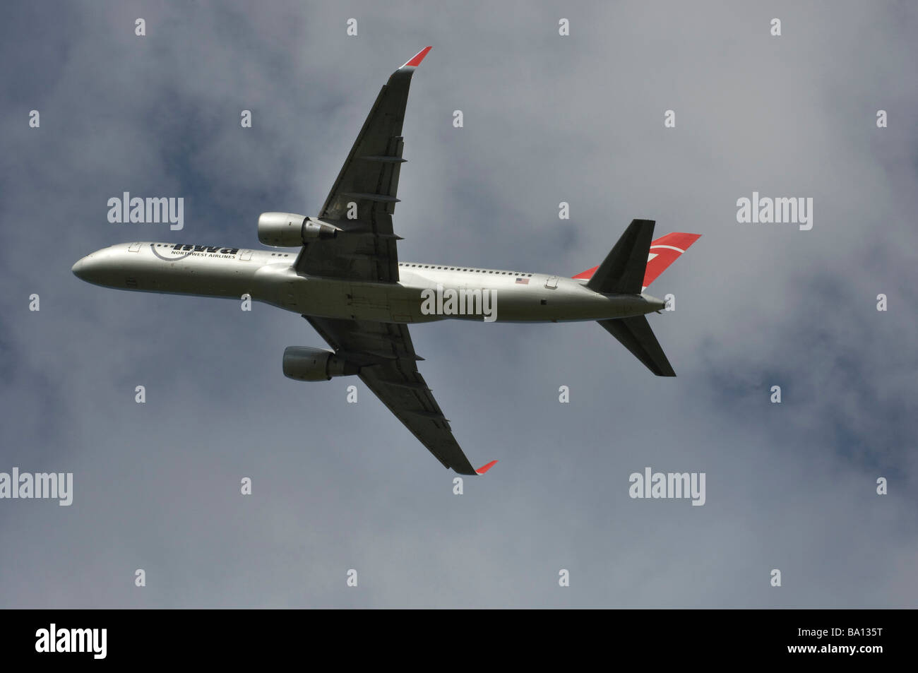 Westjet flugzeug -Fotos und -Bildmaterial in hoher Auflösung – Alamy